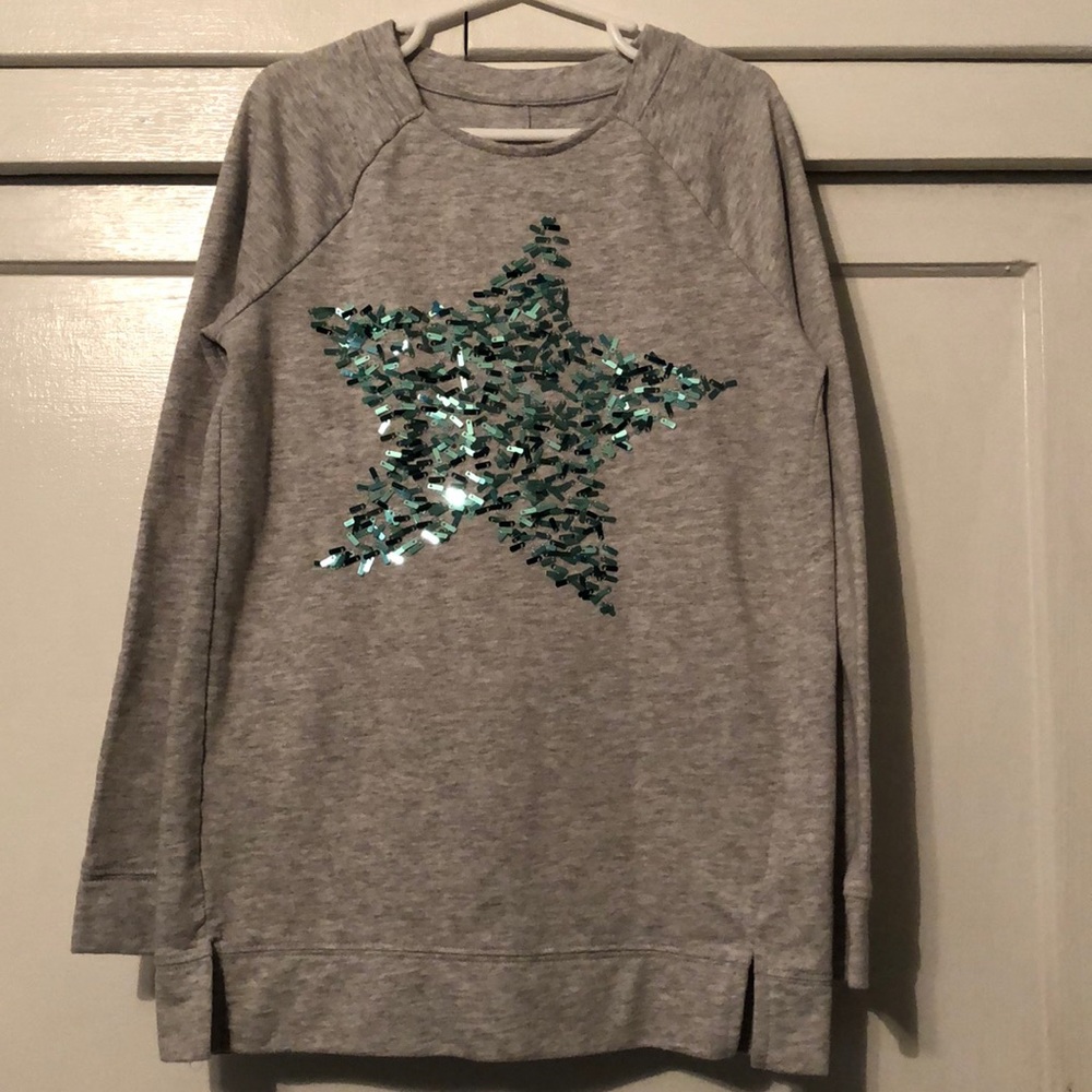Girls size 7 sweater with turquoise sequin star